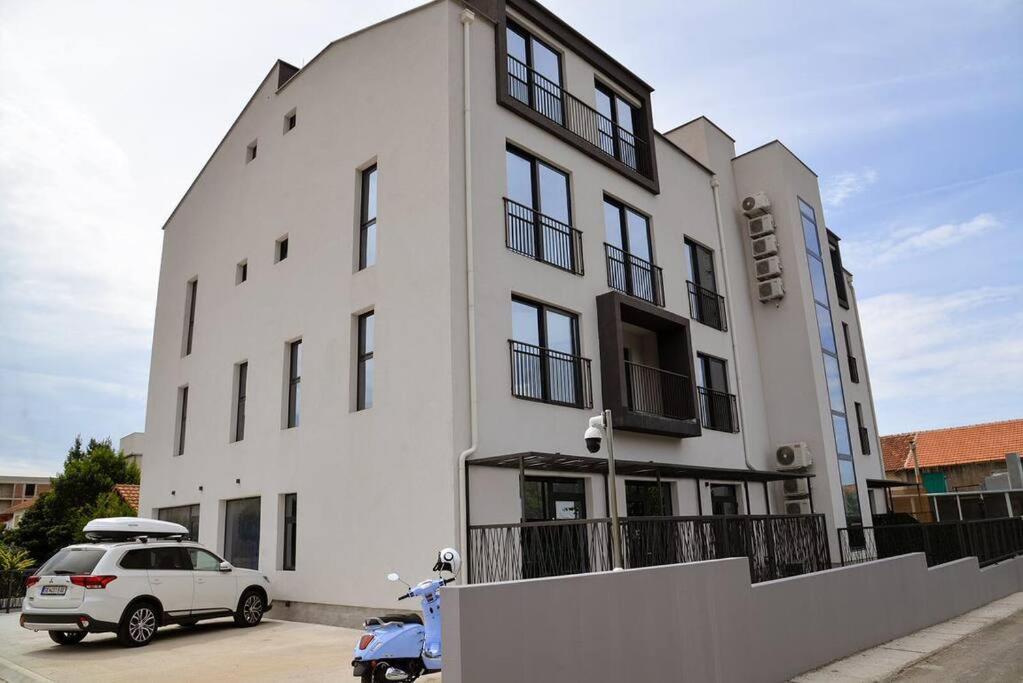 Mini Condo 2 Dl - Studio With A Private Patio Donja Lastva Exterior foto